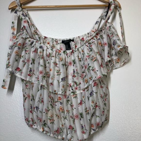 Forever 21 Floral Crop Top - Picture 1 of 5
